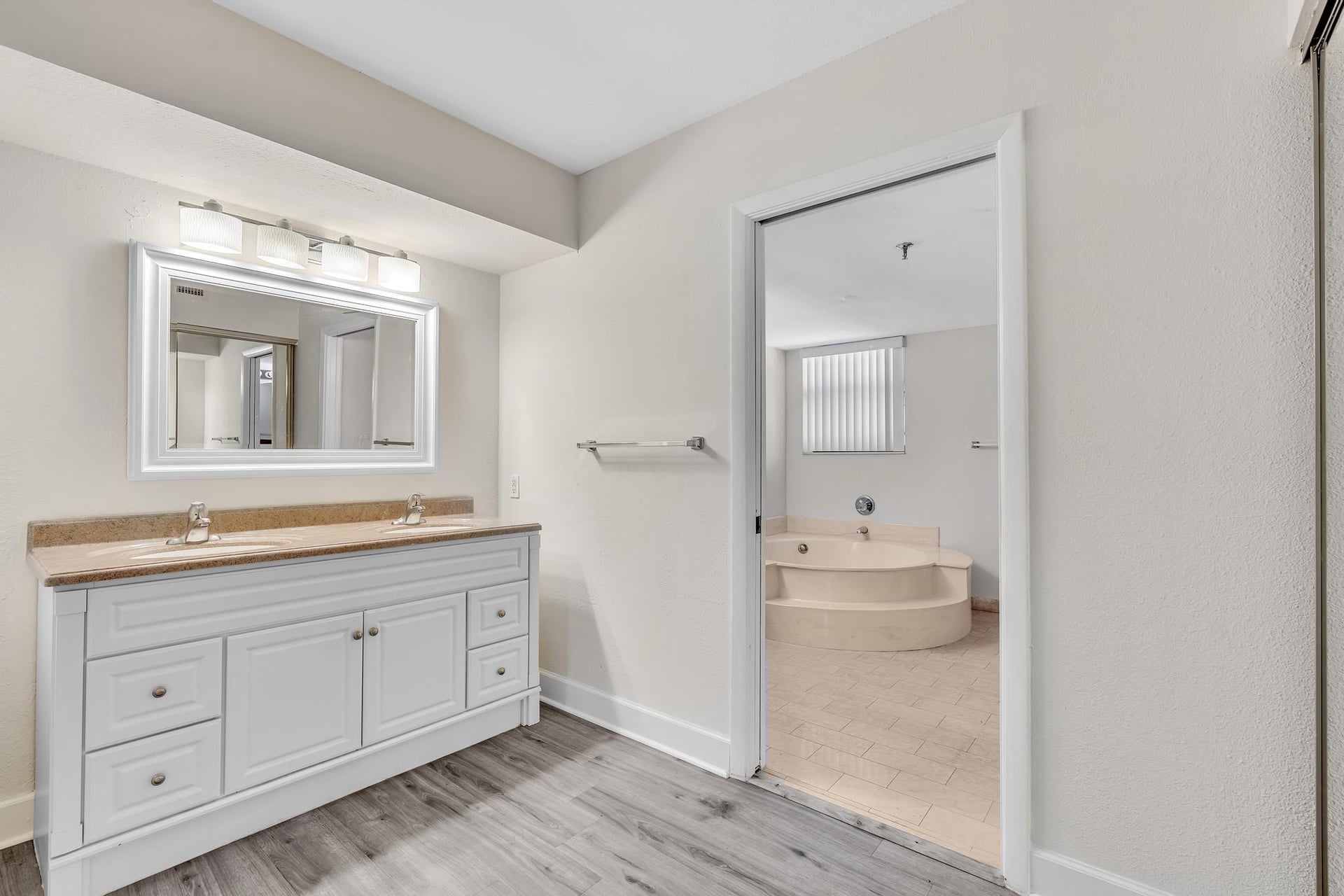 Unit 202 photo 26