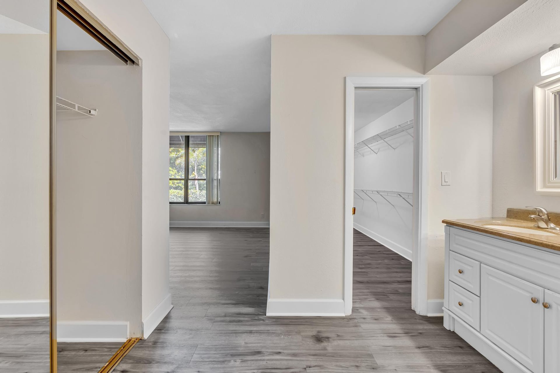 Unit 202 photo 32