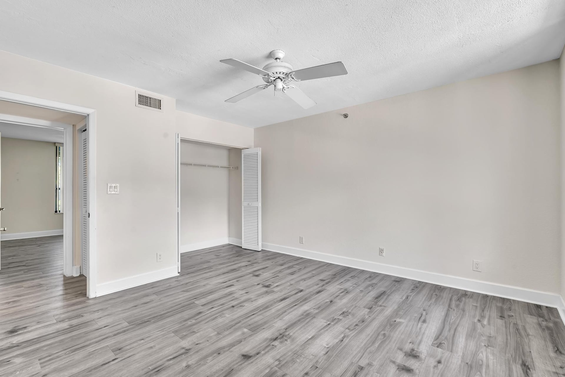 Unit 202 photo 33