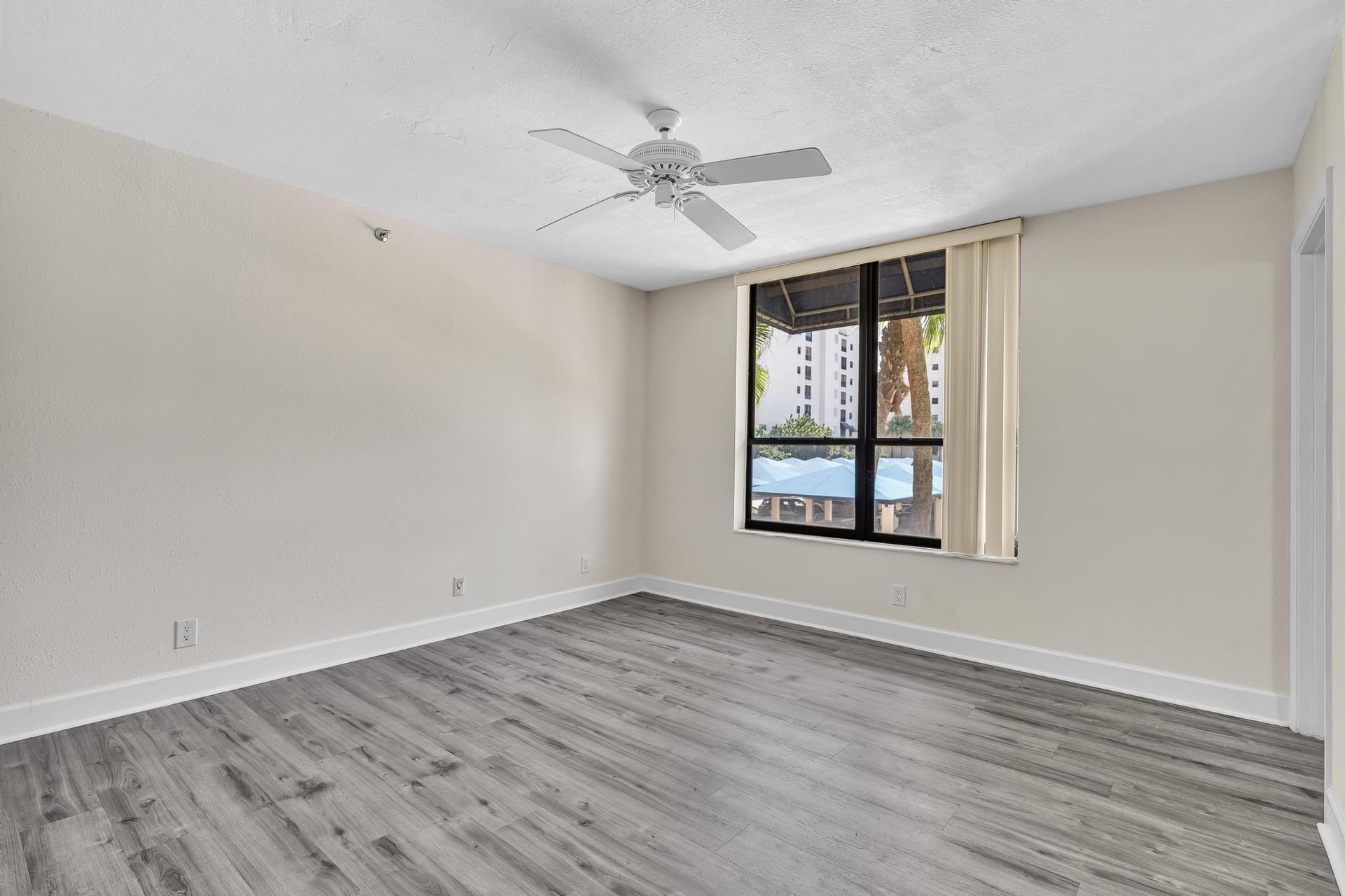 Unit 202 photo 42