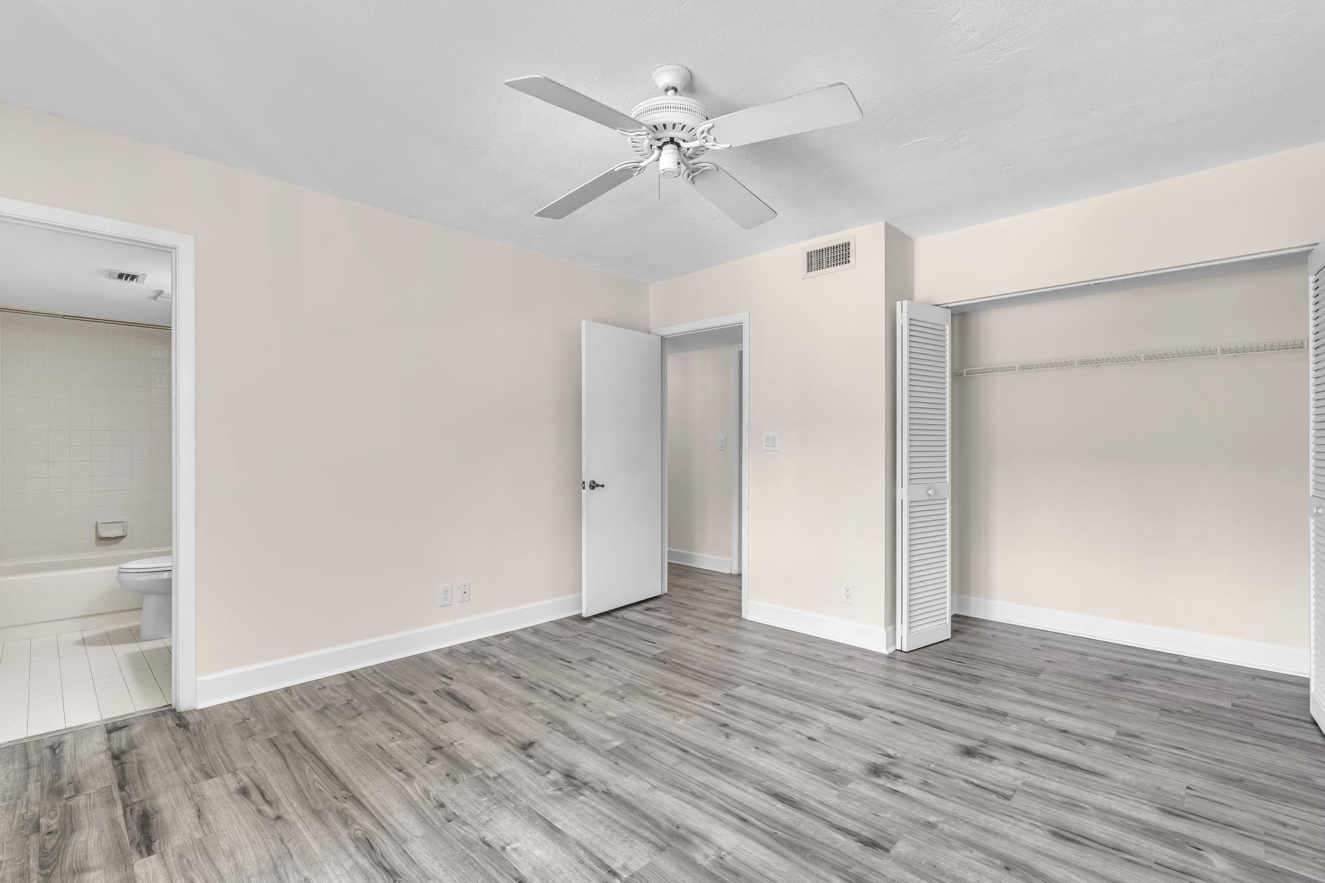 Unit 202 photo 44