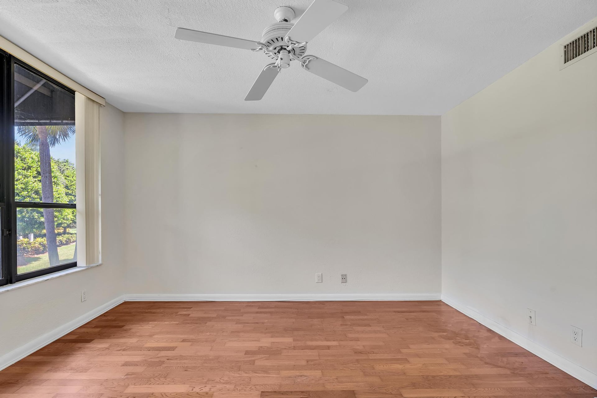 Unit 202 photo 56