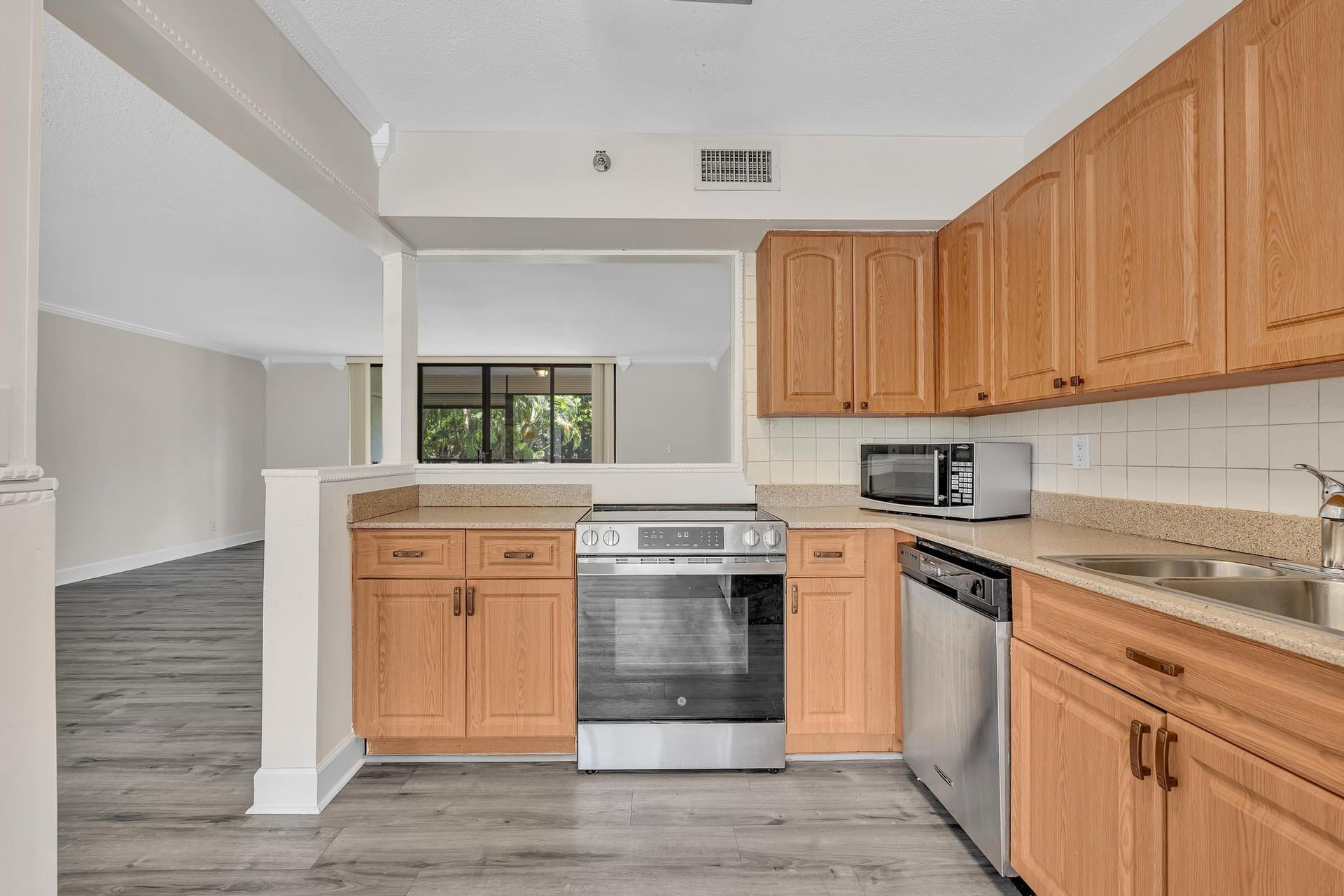 Unit 202 photo 65