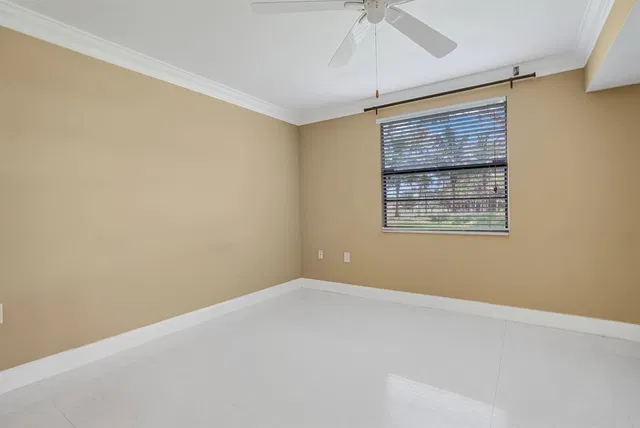 Unit 105 photo 17
