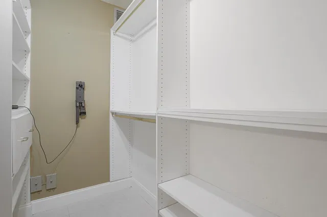 Unit 105 photo 22
