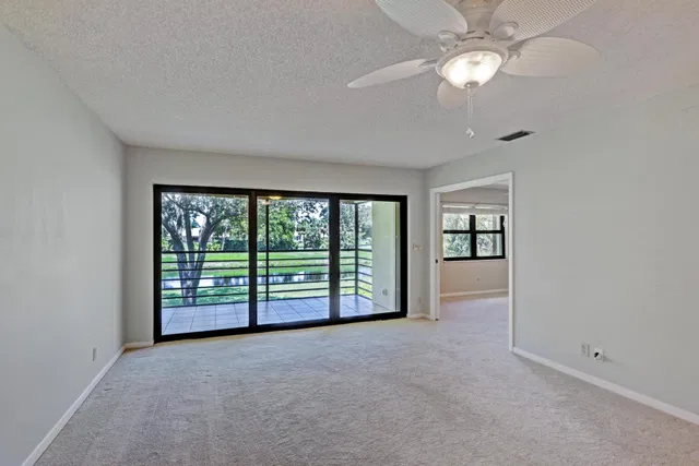  Unit 212d photo 7