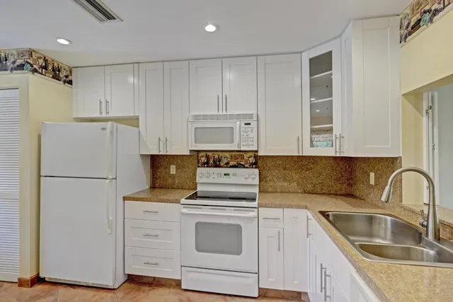  Unit 212d photo 16