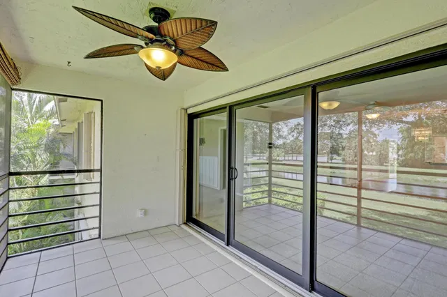  Unit 212d photo 28