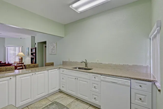  Unit 212d photo 35
