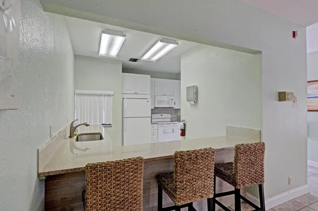  Unit 212d photo 37