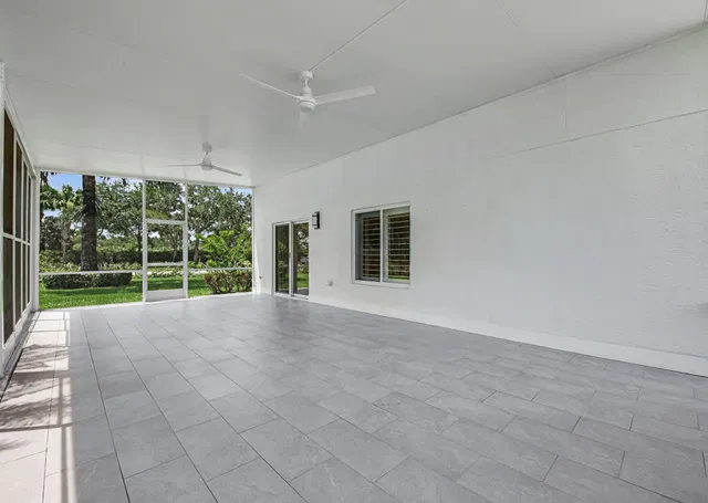 Residence photo 63