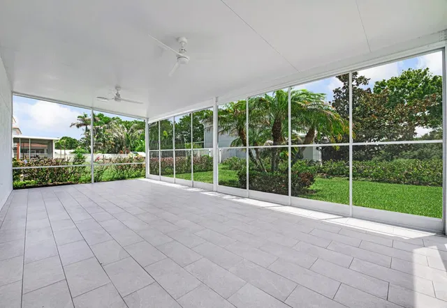 Residence photo 64