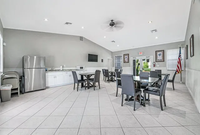 Residence photo 73