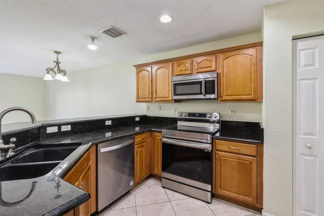 Residence photo 2