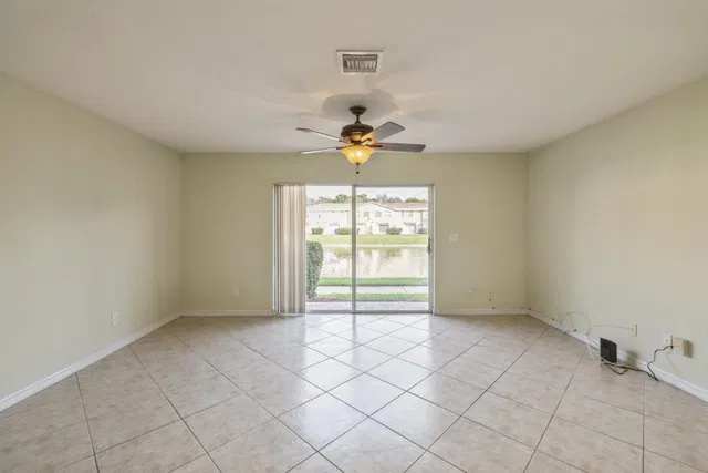 Residence photo 5