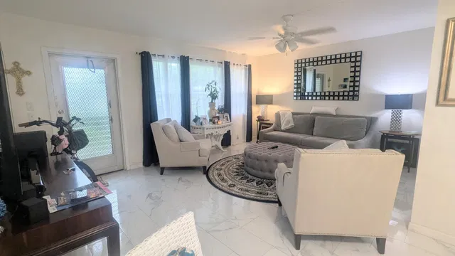 Residence photo 2