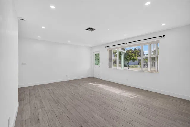 Residence photo 16