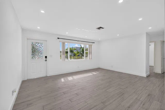  Residence photo 17