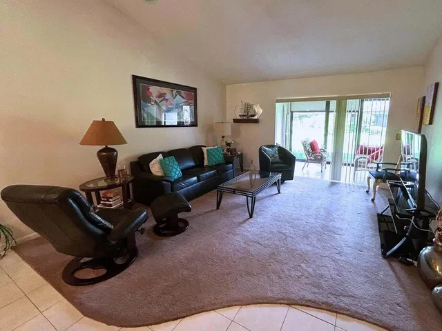  Residence photo 11