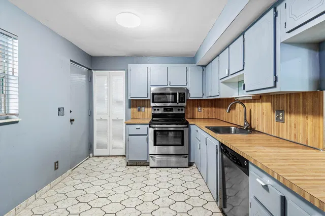 Unit 339 photo 6