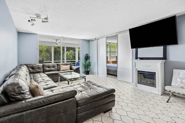 Unit 339 photo 9