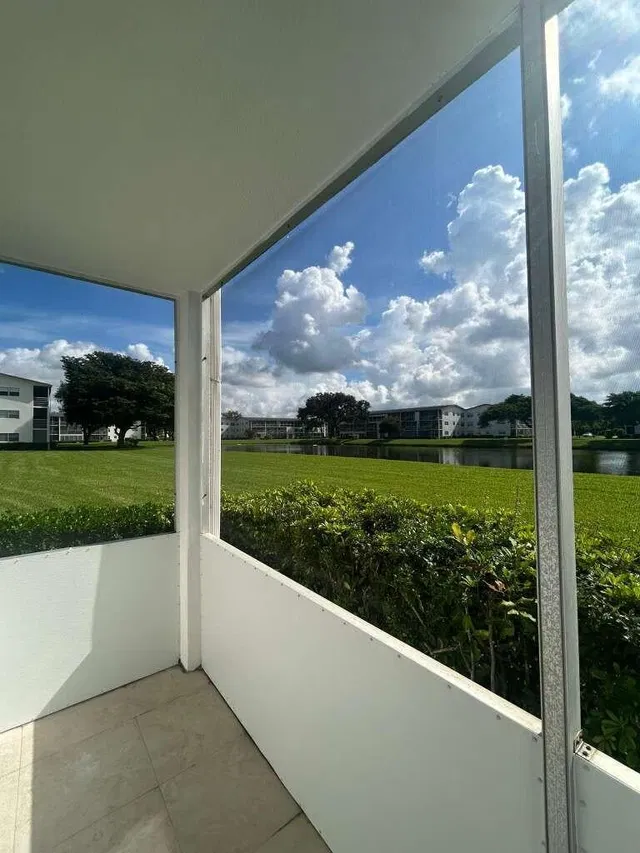  Residence photo 15