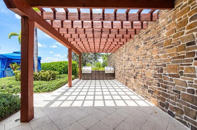  Residence photo 79