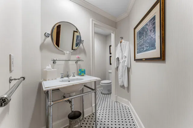 Unit 102 photo 11