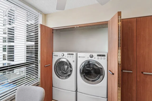 Unit 401 photo 21