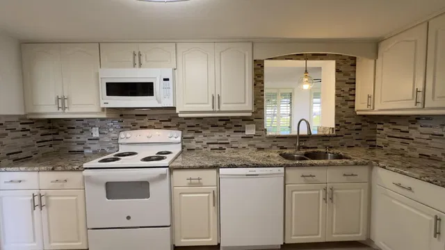 Residence photo 16