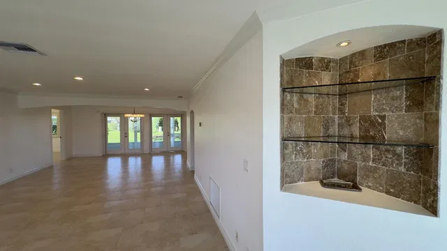 Residence photo 20