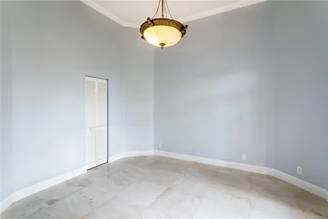 Residence photo 25