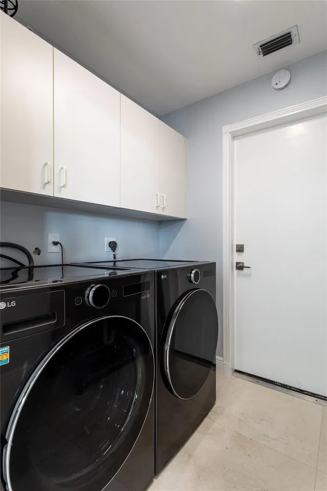 Residence photo 44