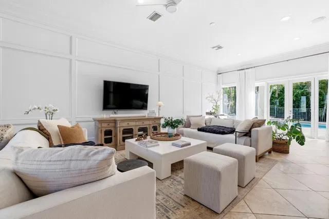Residence photo 3