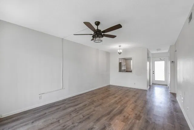 Unit 210 photo 5