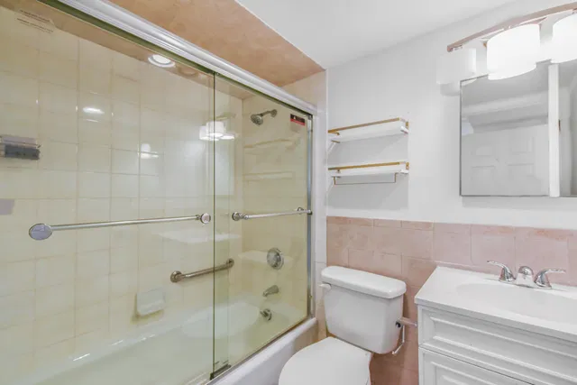 Unit 210 photo 9