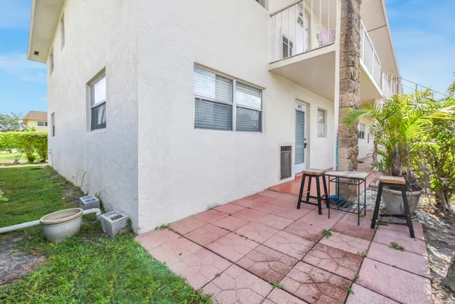 Unit 210 photo 13