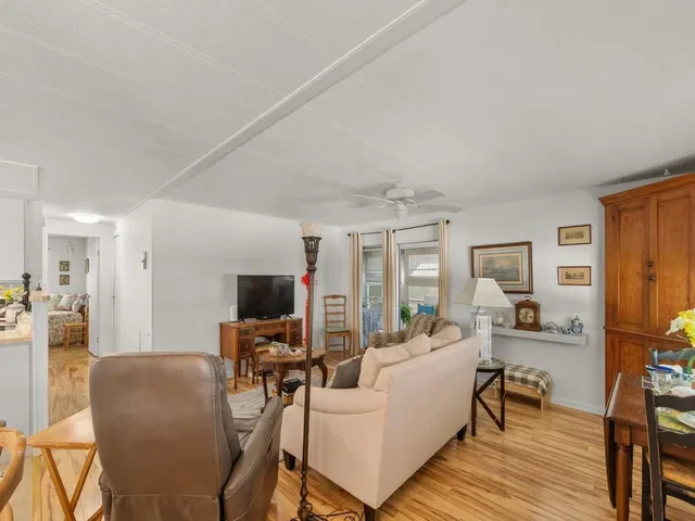 Residence photo 12