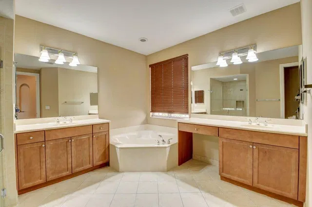 Residence photo 9