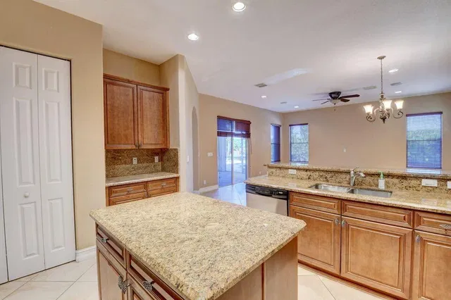 Residence photo 26