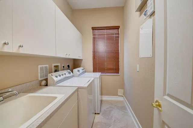 Residence photo 36