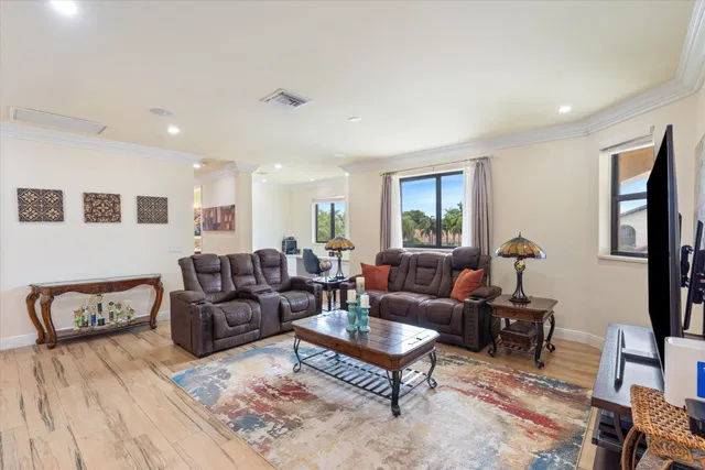 Residence photo 26