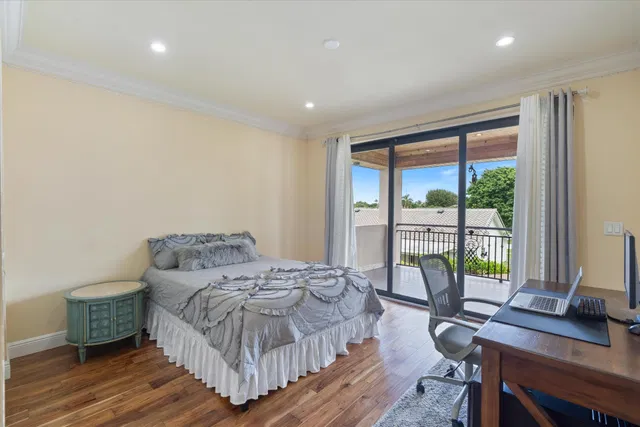 Residence photo 36