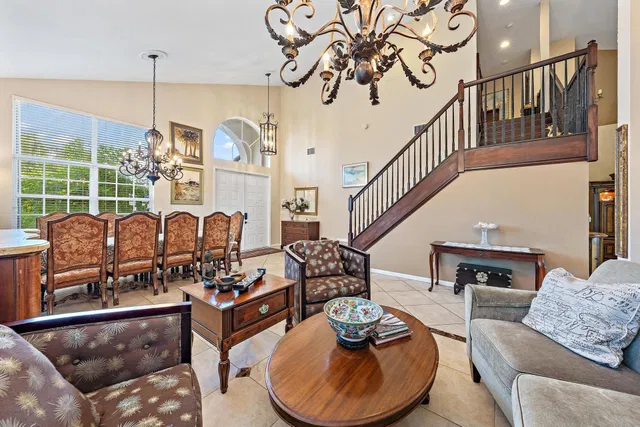 Residence photo 3