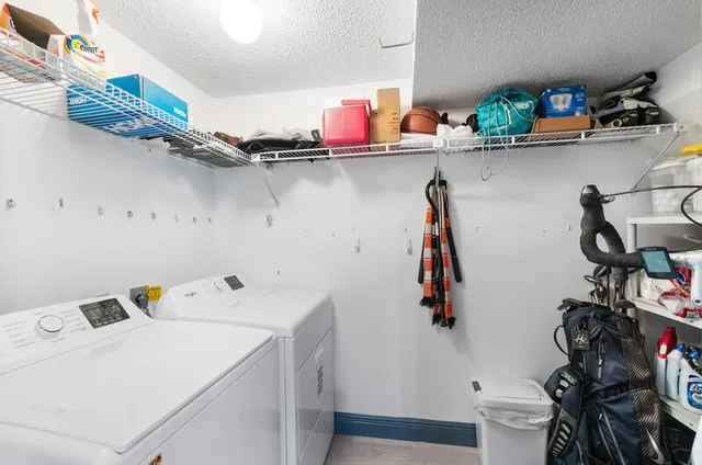 Unit 29B photo 17