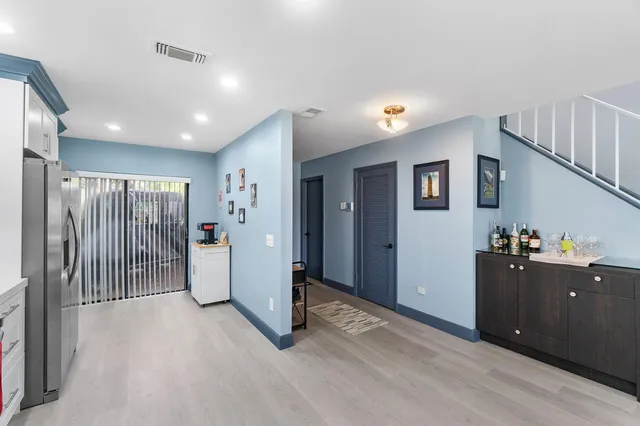 Unit 29B photo 19