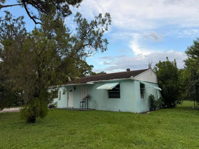 Residence photo 2
