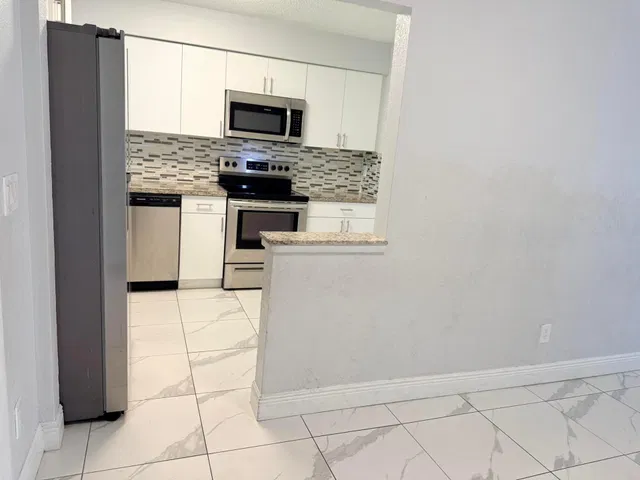 Residence photo 4