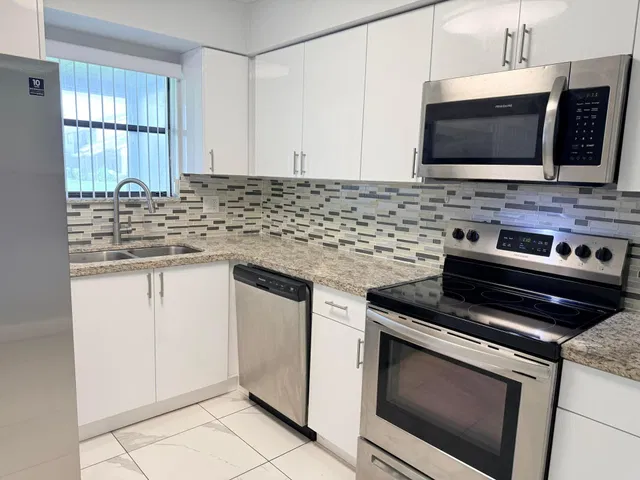 Residence photo 5
