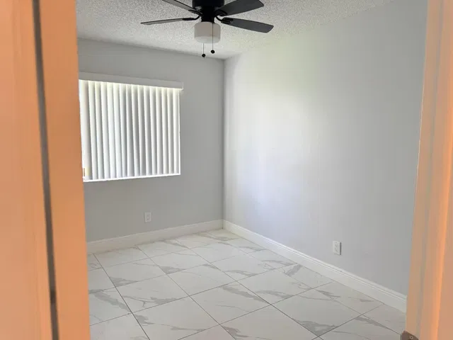 Residence photo 12